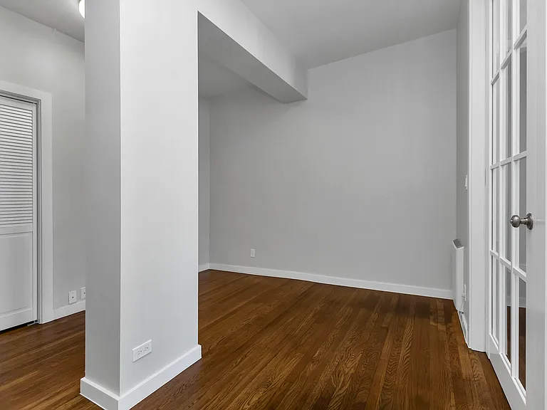 300 Buchanan — Photo 14