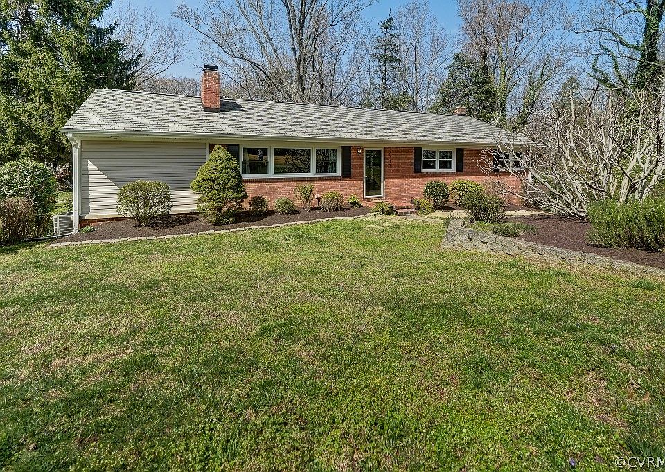 1st image of 2712 Wyndham Dr
