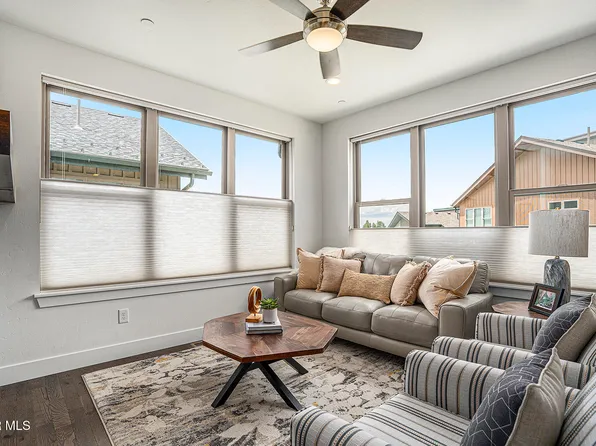 9 Explorers Avenue, Fraser, CO 80442