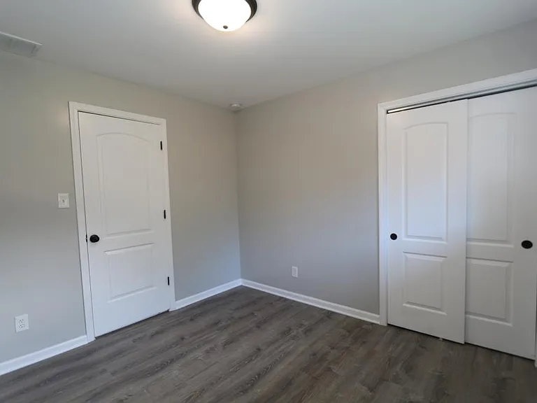 5465 Maryland St — Photo 14