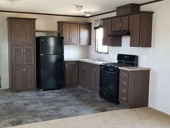 3rd image of 709 2nd St NE Trlr 65