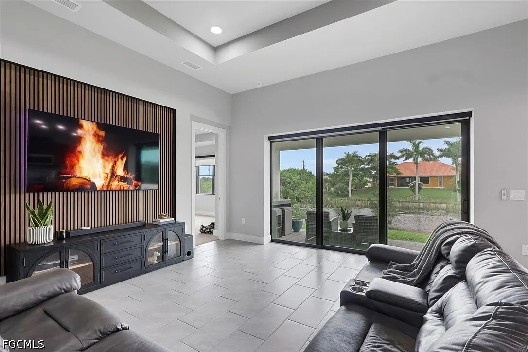 4 bed, 2.0 bath, 1800 sqft, $2,750 — Photo 3