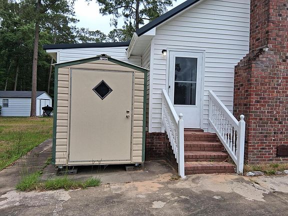 3rd image of 367 Emerald St
