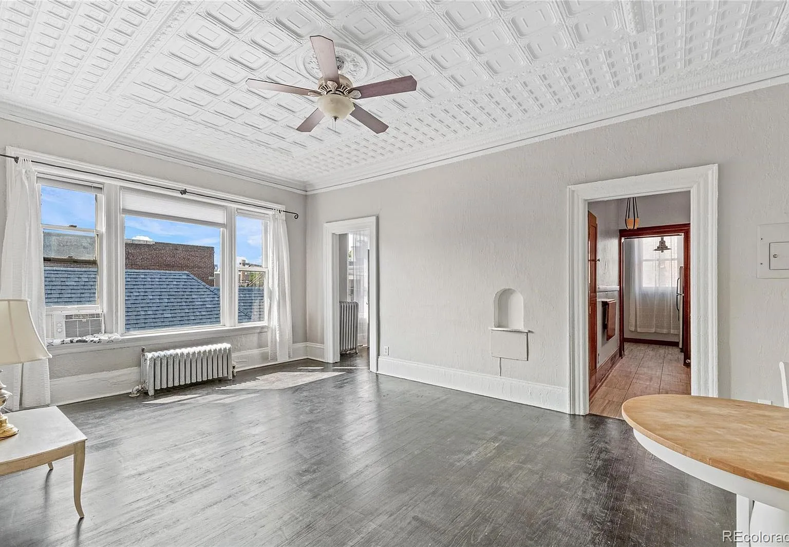 1 bed, 1.0 bath, 705 sqft, $1,650 — Photo 2