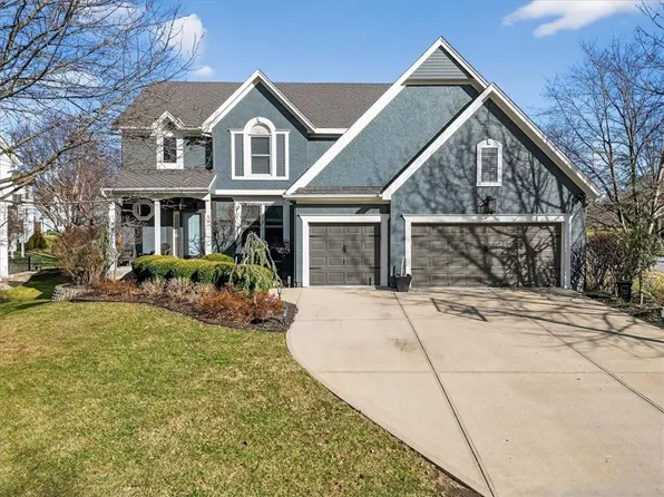 12811 Connell St, Overland Park, KS 66213
