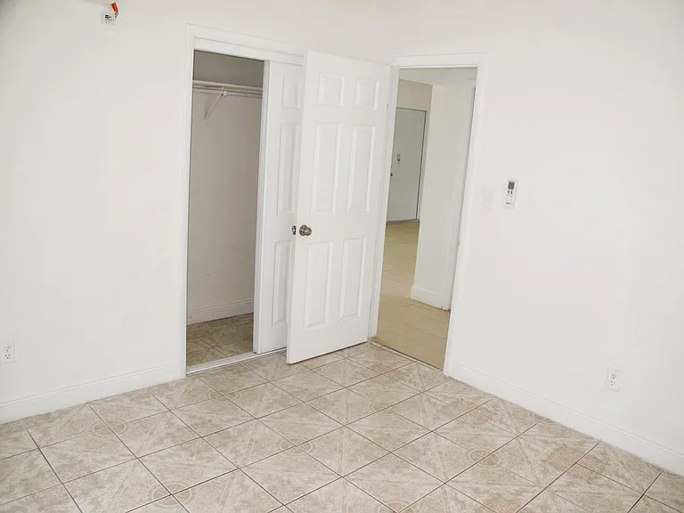 340 NW 6th St #2 — Photo 10