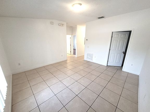 3rd image of 3151 Sun Lake Ct APT B