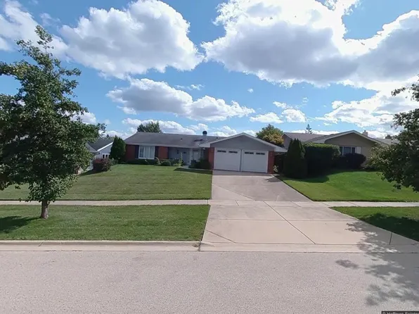 1145 Nottingham Ln, Hoffman Estates, IL 60169
