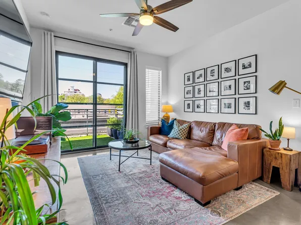 1900 12th Ave S APT 217, Nashville, TN 37203