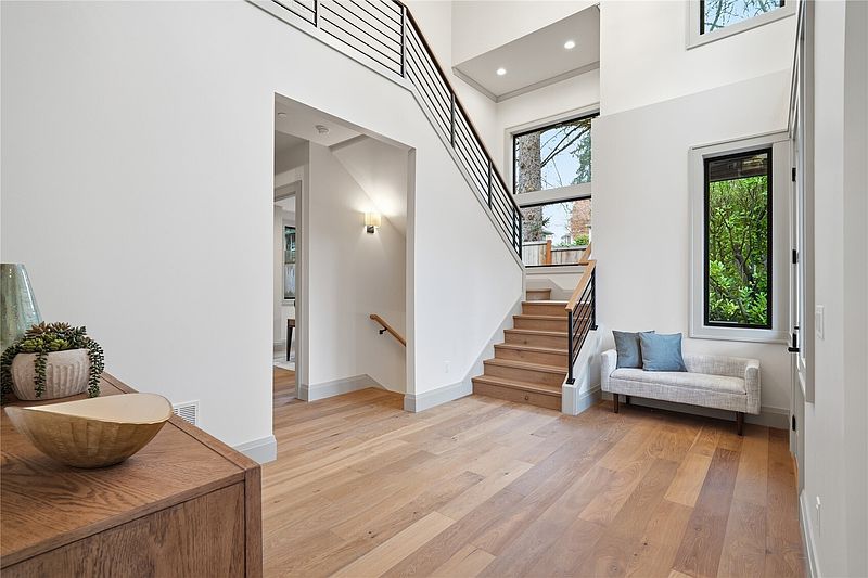3rd image of 10710 SE 16th Street