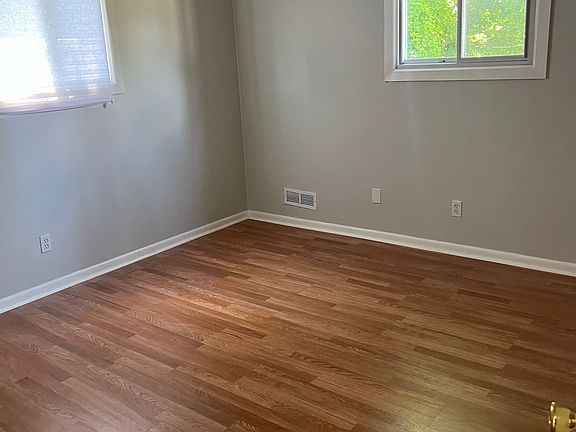 5th image of 3000 Dupont Ave
