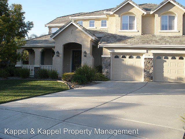 1st image of 1018 Overland Pl