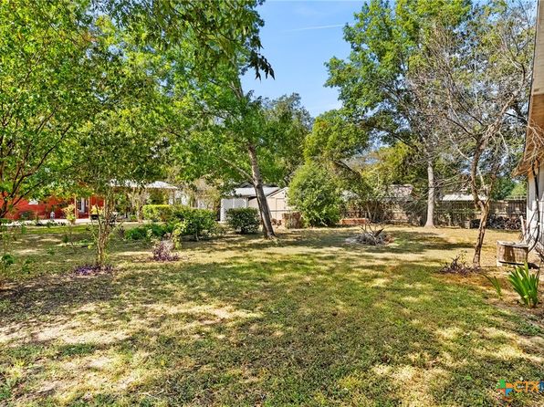 103 Jennings St, Martindale, TX 78655