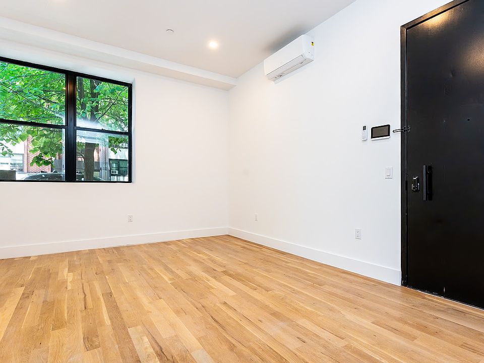 1st image of 422 1/2 Gates Ave #1G
