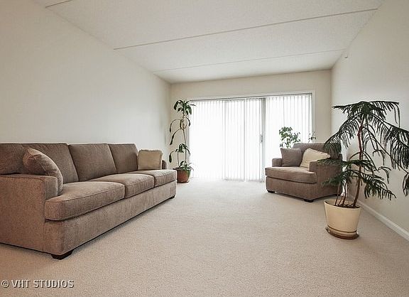3rd image of 1327 E Washington St Unit 209
