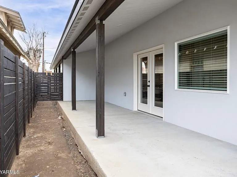 607 Pleasant Ave #1 — Photo 1