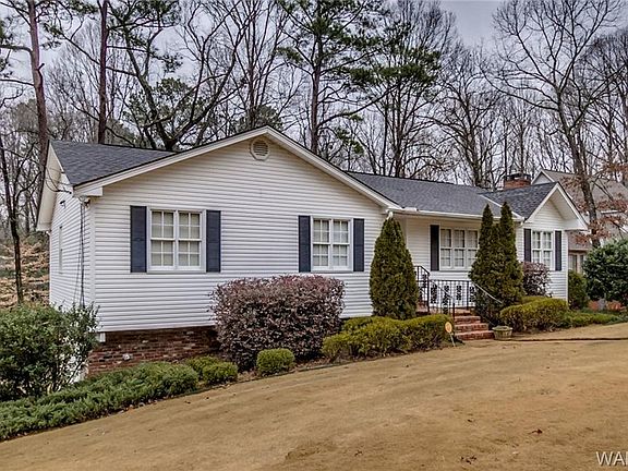 3rd image of 4026 Windermere Dr