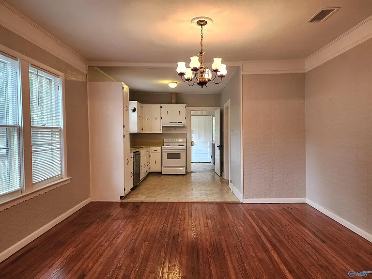 721 S Market St — Photo 7