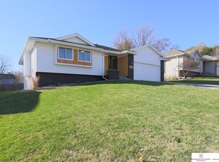 17011 Hickory Cir, Omaha, NE 68130