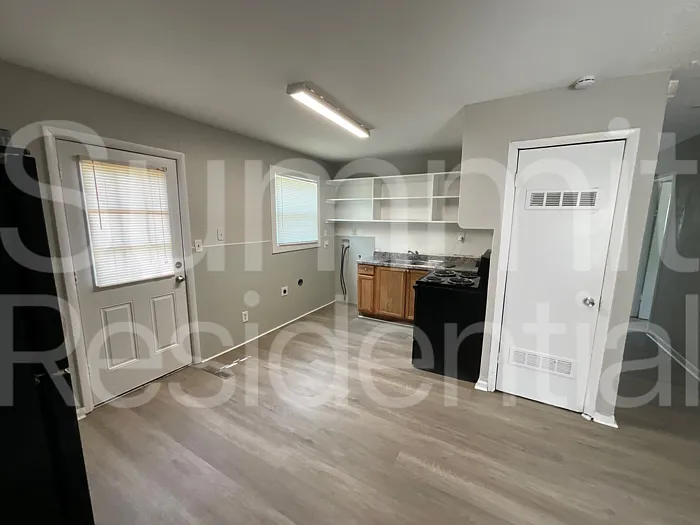 5601 E 39th Ter — Photo 5
