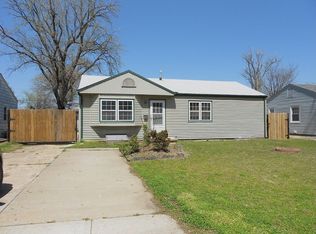 900 W Davis Dr, Wichita, KS 67217
