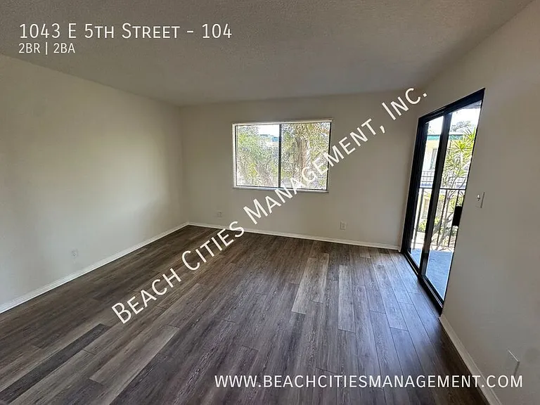 1043 E 5th St #104 — Photo 26