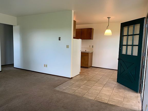3rd image of 3425 23rd Ave W