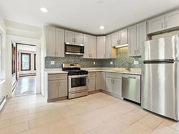 3rd image of 18 Lincoln St #16