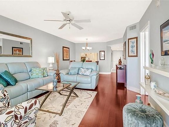 5th image of 7760 Emerald Cir S #101