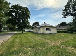 201 W 3rd St, Pana, IL 62557