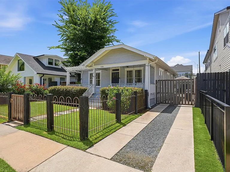 1114 Merrill St — Photo 2