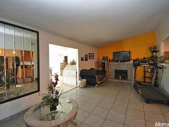 3rd image of 5254 La Pamela Way