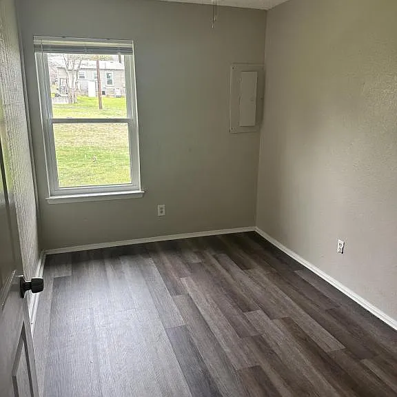 5410 Helmick Ave — Photo 7