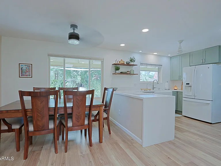 703 E Auburn Dr — Photo 12