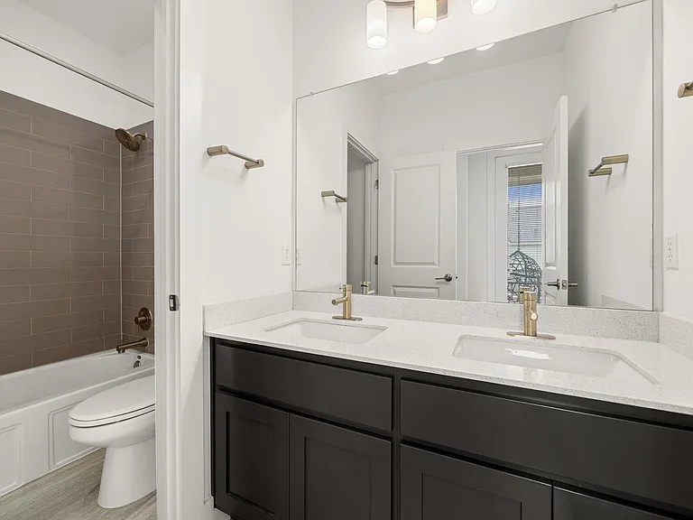 2409 Simond Ave #E — Photo 19
