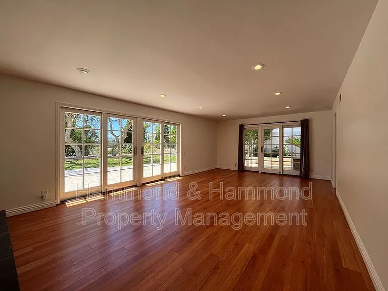4527 Stark Ave — Photo 12