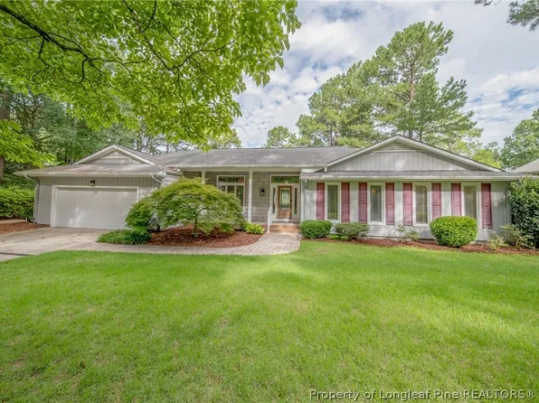 688 Azalea Dr, Vass, NC 28394