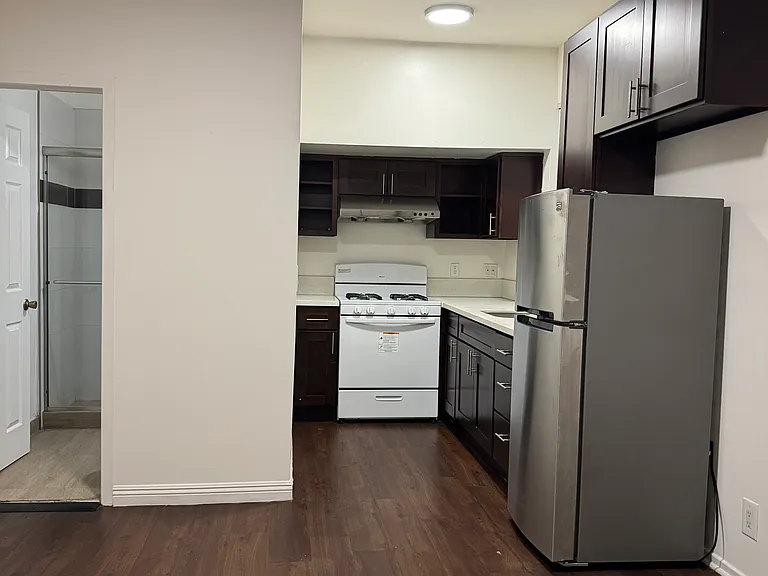 402 S Canyon Blvd #2 — Photo 4
