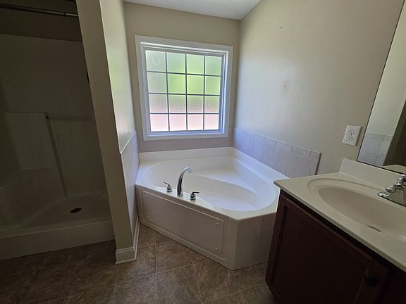 4th image of 3507 Dundle Rd