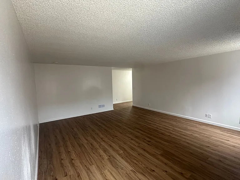 547 De Leon Dr — Photo 11