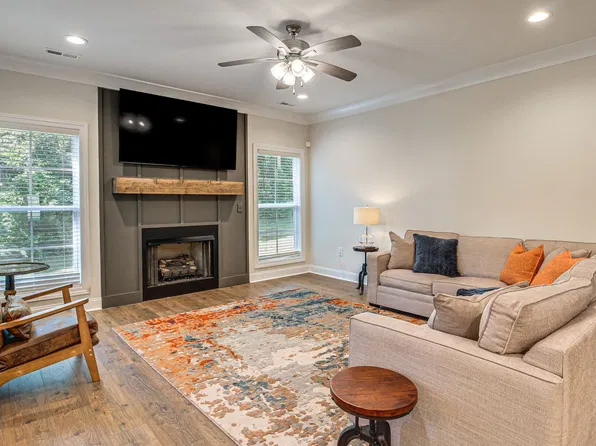 161 Santa Maria Dr NE #Id1699732p, Huntsville, AL 35811