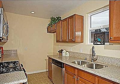 5th image of 3128 44th St