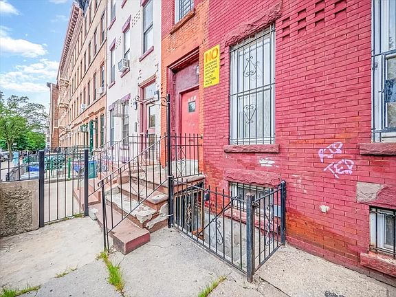 4th image of 781 Mac Donough St #Hse