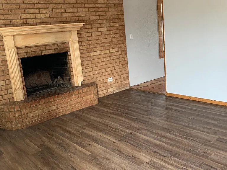 2715 S Highland St — Photo 2