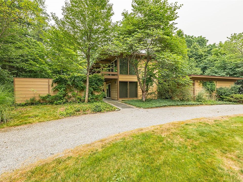 1st image of 41 Rush Hills Dr
