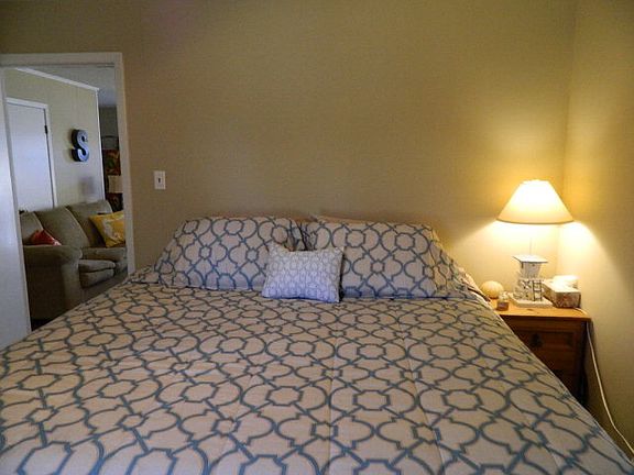 4th image of 178 Shady Oak Ln