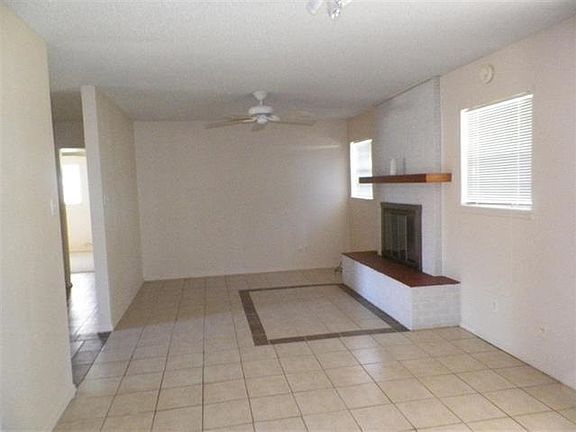 3rd image of 612 E La Paloma Ln