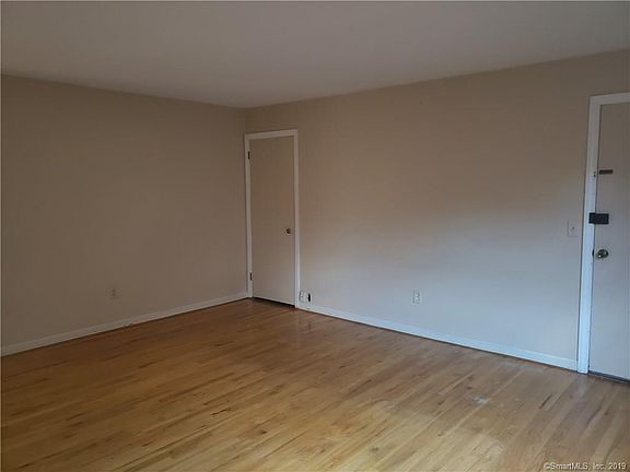2nd image of 5 Tunxis Pl #A