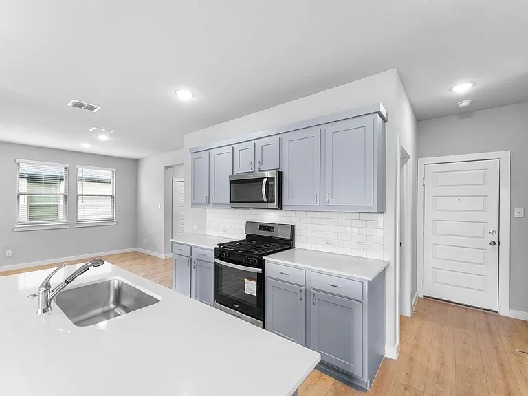 124 Mandarin St — Photo 8