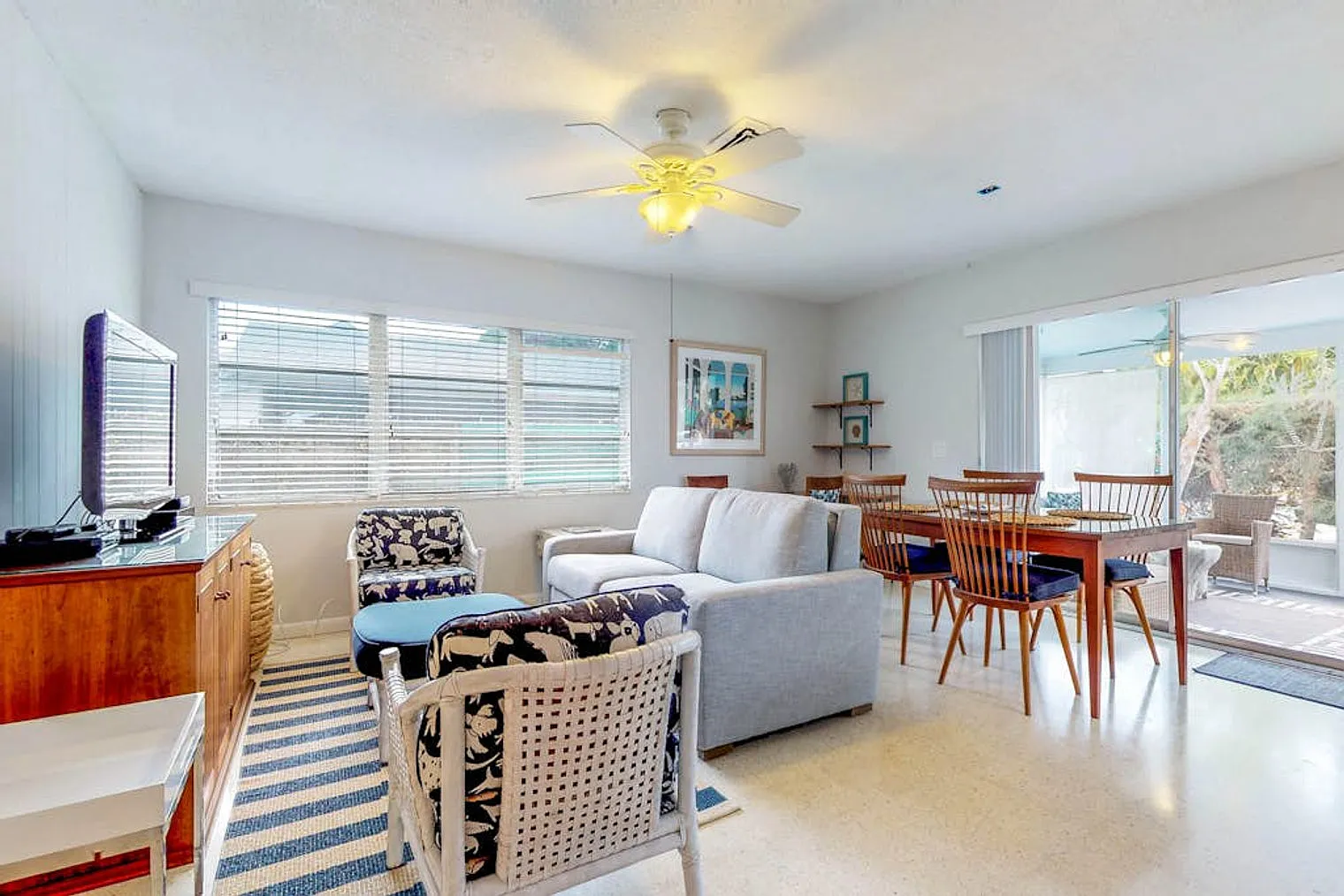 2 bed, 2.0 bath, 1399 sqft, $9,013 — Photo 3